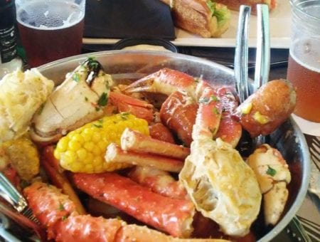 RipTydz Oceanfront Grille & Rooftop Bar