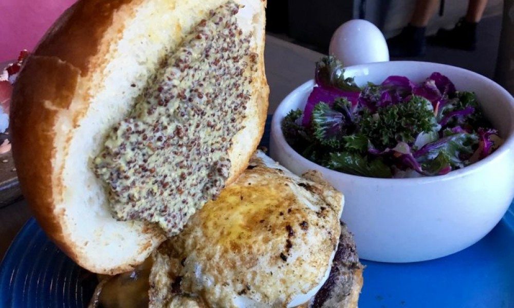 ART Burger Sushi Bar h