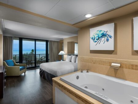 Myrtle Beach Hotels With a Hot Tub in the Rooms