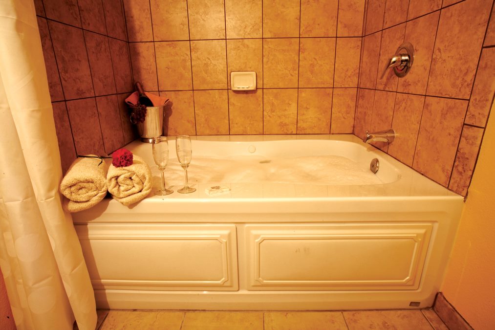 Hotels With Jacuzzi Suites in Myrtle Beach